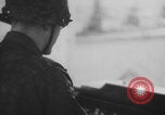 Standbild Deutscher Soldat spielte Orgel in der Kirche Frankreich, 1944, aus Sekunde 27 historischem Filmmaterial Videoclip 65675078951