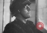 Standbild Deutscher Soldat spielte Orgel in der Kirche Frankreich, 1944, aus Sekunde 34 historischem Filmmaterial Videoclip 65675078951