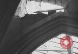 Standbild Deutscher Soldat spielte Orgel in der Kirche Frankreich, 1944, aus Sekunde 36 historischem Filmmaterial Videoclip 65675078951