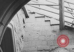Standbild Deutscher Soldat spielte Orgel in der Kirche Frankreich, 1944, aus Sekunde 40 historischem Filmmaterial Videoclip 65675078951