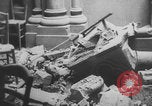 Standbild Deutscher Soldat spielte Orgel in der Kirche Frankreich, 1944, aus Sekunde 50 historischem Filmmaterial Videoclip 65675078951