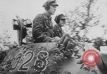 Standbild Deutsche SS (Schutzstaffel) mit dem Tod (Totenkopf) Insignia Frankreich, 1944, aus Sekunde 18 historischem Filmmaterial Videoclip 65675078952