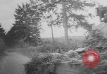 Standbild Deutsche SS (Schutzstaffel) mit dem Tod (Totenkopf) Insignia Frankreich, 1944, aus Sekunde 31 historischem Filmmaterial Videoclip 65675078952