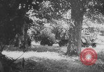 Standbild Deutsche SS (Schutzstaffel) mit dem Tod (Totenkopf) Insignia Frankreich, 1944, aus Sekunde 35 historischem Filmmaterial Videoclip 65675078952