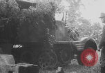 Standbild Deutsche SS (Schutzstaffel) mit dem Tod (Totenkopf) Insignia Frankreich, 1944, aus Sekunde 37 historischem Filmmaterial Videoclip 65675078952