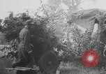Standbild Deutsche SS (Schutzstaffel) mit dem Tod (Totenkopf) Insignia Frankreich, 1944, aus Sekunde 40 historischem Filmmaterial Videoclip 65675078952