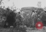Standbild Deutsche SS (Schutzstaffel) mit dem Tod (Totenkopf) Insignia Frankreich, 1944, aus Sekunde 42 historischem Filmmaterial Videoclip 65675078952