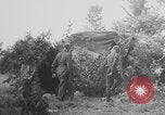 Standbild Deutsche SS (Schutzstaffel) mit dem Tod (Totenkopf) Insignia Frankreich, 1944, aus Sekunde 43 historischem Filmmaterial Videoclip 65675078952