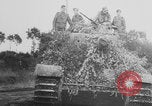 Standbild Deutscher Panther-Panzer Frankreich, 1944, aus Sekunde 14 historischem Filmmaterial Videoclip 65675078953