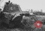 Standbild Deutscher Panther-Panzer Frankreich, 1944, aus Sekunde 51 historischem Filmmaterial Videoclip 65675078953