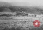 Standbild Die deutschen Truppen kämpfen Alliierten in der Normandie im August 1944 Frankreich, 1944, aus Sekunde 4 historischem Filmmaterial Videoclip 65675078954