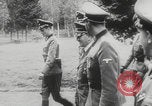 Standbild Hitler-Treffen in der Wolfsschanze Gierloz Preußen, 1943, aus Sekunde 12 historischem Filmmaterial Videoclip 65675078956