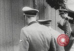 Standbild Hitler-Treffen in der Wolfsschanze Gierloz Preußen, 1943, aus Sekunde 15 historischem Filmmaterial Videoclip 65675078956