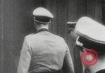 Standbild Hitler-Treffen in der Wolfsschanze Gierloz Preußen, 1943, aus Sekunde 16 historischem Filmmaterial Videoclip 65675078956