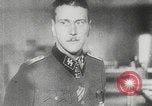 Standbild Hitler-Treffen in der Wolfsschanze Gierloz Preußen, 1943, aus Sekunde 26 historischem Filmmaterial Videoclip 65675078956