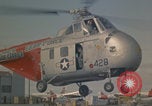 Standbild Sikorsky H-19 Chickasaw Hubschrauber fliegen Keflavik Reykjanes Island, 1956, aus Sekunde 21 historischem Filmmaterial Videoclip 65675078962