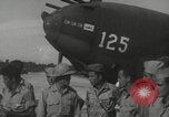 Standbild US Luft Kräfte Vorbereitung Guadalcanal Salomonen, 1943, aus Sekunde 33 historischem Filmmaterial Videoclip 65675078972