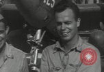 Standbild US Luft Kräfte Vorbereitung Guadalcanal Salomonen, 1943, aus Sekunde 45 historischem Filmmaterial Videoclip 65675078972