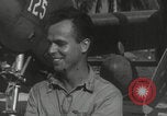 Standbild US Luft Kräfte Vorbereitung Guadalcanal Salomonen, 1943, aus Sekunde 49 historischem Filmmaterial Videoclip 65675078972