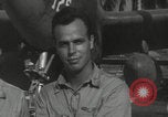 Standbild US Luft Kräfte Vorbereitung Guadalcanal Salomonen, 1943, aus Sekunde 50 historischem Filmmaterial Videoclip 65675078972