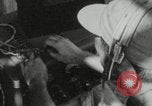 Standbild US Luft Kräfte Vorbereitung Guadalcanal Salomonen, 1943, aus Sekunde 56 historischem Filmmaterial Videoclip 65675078972