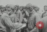 Standbild US Luft Kräfte Vorbereitung Guadalcanal Salomonen, 1943, aus Sekunde 59 historischem Filmmaterial Videoclip 65675078972