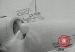 Standbild US Luft Kräfte Vorbereitung Guadalcanal Salomonen, 1943, aus Sekunde 60 historischem Filmmaterial Videoclip 65675078972