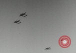 Standbild P-38 Blitze schießen Bougainville Island Papua Neuguinea, 1943, aus Sekunde 45 historischem Filmmaterial Videoclip 65675078973
