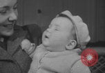 Immagine di Guerra britannico Spose in Viaggio per gli Stati Uniti New York City USA, 1946, secondo 10 filmato di repertorio 65675078991