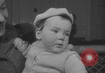 Immagine di Guerra britannico Spose in Viaggio per gli Stati Uniti New York City USA, 1946, secondo 11 filmato di repertorio 65675078991