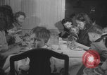 Immagine di Guerra britannico Spose in Viaggio per gli Stati Uniti New York City USA, 1946, secondo 25 filmato di repertorio 65675078991