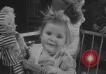 Immagine di Guerra britannico Spose in Viaggio per gli Stati Uniti New York City USA, 1946, secondo 30 filmato di repertorio 65675078991