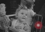 Immagine di Guerra britannico Spose in Viaggio per gli Stati Uniti New York City USA, 1946, secondo 31 filmato di repertorio 65675078991
