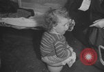 Immagine di Guerra britannico Spose in Viaggio per gli Stati Uniti New York City USA, 1946, secondo 37 filmato di repertorio 65675078991