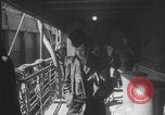 Immagine di Guerra britannico Spose in Viaggio per gli Stati Uniti New York City USA, 1946, secondo 44 filmato di repertorio 65675078991