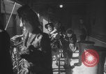 Immagine di Guerra britannico Spose in Viaggio per gli Stati Uniti New York City USA, 1946, secondo 45 filmato di repertorio 65675078991
