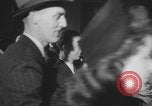 Immagine di Guerra britannico Spose in Viaggio per gli Stati Uniti New York City USA, 1946, secondo 61 filmato di repertorio 65675078991