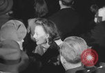Immagine di Guerra britannico Spose in Viaggio per gli Stati Uniti New York City USA, 1946, secondo 62 filmato di repertorio 65675078991