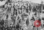 Immagine di Affollata strada commerciale Finlandia, 1971, secondo 1 filmato di repertorio 65675079019