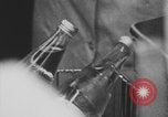 Immagine di Affollata strada commerciale Finlandia, 1971, secondo 25 filmato di repertorio 65675079019