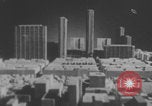 Immagine di Affollata strada commerciale Finlandia, 1971, secondo 33 filmato di repertorio 65675079019