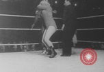 Immagine di Le donne britanniche lottano Regno Unito, 1971, secondo 6 filmato di repertorio 65675079025
