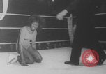 Immagine di Le donne britanniche lottano Regno Unito, 1971, secondo 9 filmato di repertorio 65675079025