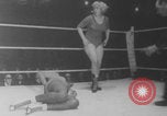 Immagine di Le donne britanniche lottano Regno Unito, 1971, secondo 12 filmato di repertorio 65675079025