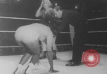 Immagine di Le donne britanniche lottano Regno Unito, 1971, secondo 15 filmato di repertorio 65675079025