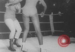 Immagine di Le donne britanniche lottano Regno Unito, 1971, secondo 16 filmato di repertorio 65675079025
