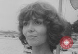 Standbild Französische Bikini Model Paris Frankreich, 1971, aus Sekunde 15 historischem Filmmaterial Videoclip 65675079026