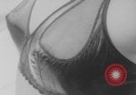 Standbild Französische Bikini Model Paris Frankreich, 1971, aus Sekunde 17 historischem Filmmaterial Videoclip 65675079026