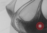 Standbild Französische Bikini Model Paris Frankreich, 1971, aus Sekunde 18 historischem Filmmaterial Videoclip 65675079026