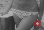 Standbild Französische Bikini Model Paris Frankreich, 1971, aus Sekunde 29 historischem Filmmaterial Videoclip 65675079026